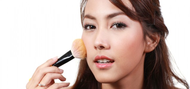 Temukan Rahasia Tampil Lebih Muda dengan 5 Trik Makeup Ini